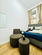 9BR Apt for 18P Walk to Augarten