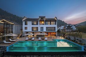 Huangshan Misty Rain Resort Hotel
