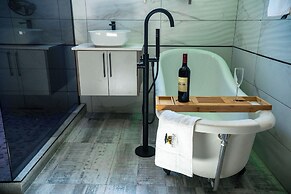 Nyamankulu Guest Lodge