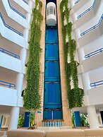 Quiet Apartment one Block From the Beach