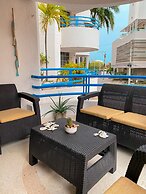 Quiet Apartment one Block From the Beach