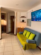 Quiet Apartment one Block From the Beach