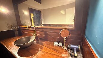 Kawarin Kanpuri Villas