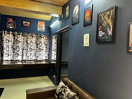 The Golden Leaves Cafe And Cottages