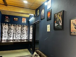 The Golden Leaves Cafe And Cottages