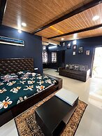 The Golden Leaves Cafe And Cottages