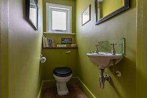 Caithness Road VI by Onefinestay