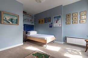 Caithness Road VI by Onefinestay