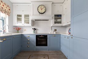 William Mews by Onefinestay