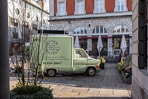 Bury Place by Onefinestay