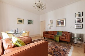 Bury Place by Onefinestay