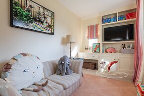 Milborne Grove by Onefinestay