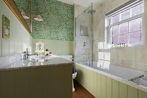 Milborne Grove by Onefinestay