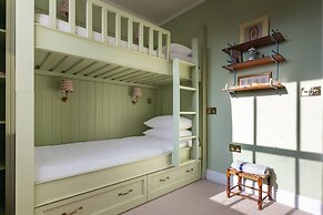 Milborne Grove by Onefinestay