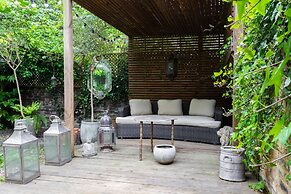 Belsize Park Gardens by Onefinestay