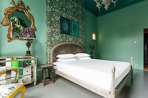 Belsize Park Gardens by Onefinestay