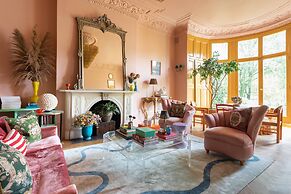 Belsize Park Gardens by Onefinestay