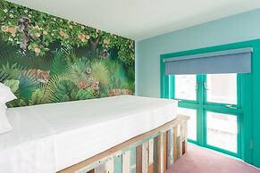 Belsize Park Gardens by Onefinestay