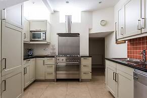 Sloane Gardens by Onefinestay