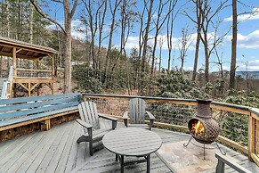 Black Mountain Treehouse