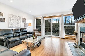 Black Mountain Treehouse