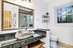 Black Mountain Treehouse