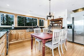 Black Mountain Treehouse