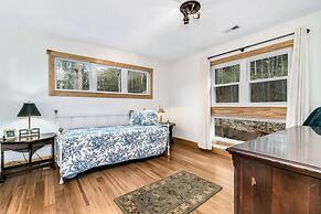 Black Mountain Treehouse