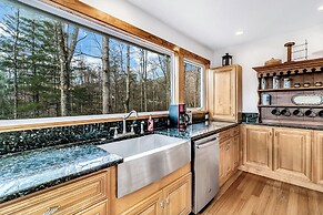 Black Mountain Treehouse