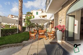 Hotiday Room Collection - Massa Lubrense