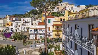 Hotiday Room Collection - Massa Lubrense