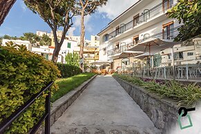 Hotiday Room Collection - Massa Lubrense