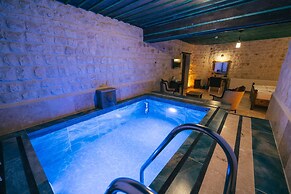 Cappatria Cave House