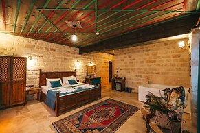 Cappatria Cave House