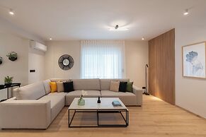 Upscale Apartment in Chalandri with Large Terrace