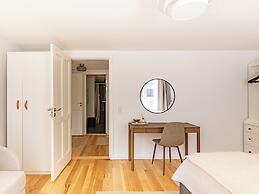 Sanders Regent Bright 1 Bdr Apt