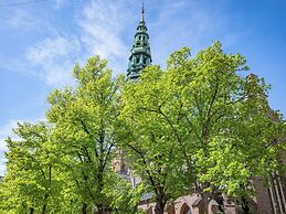 Sanders Regent Bright Apartment in City Center