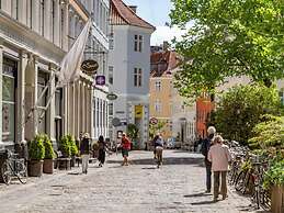 Sanders Regent Bright Apartment in City Center