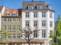 Sanders Regent Bright Apartment in City Center