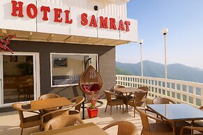 Hotel Samrat - On Mall Road