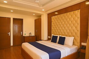 Hotel Samrat - On Mall Road