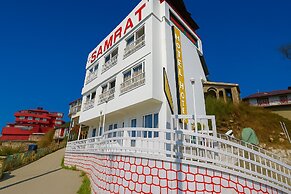 Hotel Samrat - On Mall Road