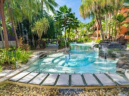 Leaf Luxe - 9 Pools BBQ Gym