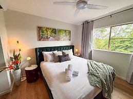 Leaf Luxe - 9 Pools BBQ Gym