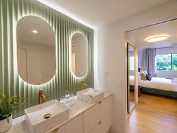 Leaf Luxe - 9 Pools BBQ Gym