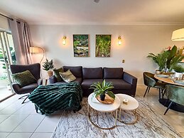 Leaf Luxe - 9 Pools BBQ Gym