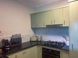 Leaf Luxe - 9 Pools BBQ Gym