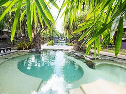 Leaf Luxe - 9 Pools BBQ Gym