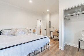 Stylish 2-bedroom Walking Distance to Downtown