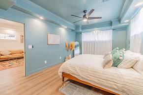 Stylish 2-bedroom Walking Distance to Downtown